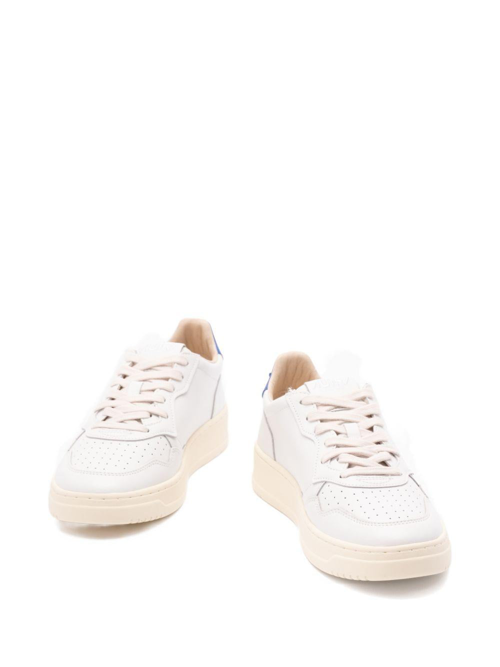 Medalist Low sneakers AULM DL01WHITE/BEAUCOUP BLUE AUTRY 