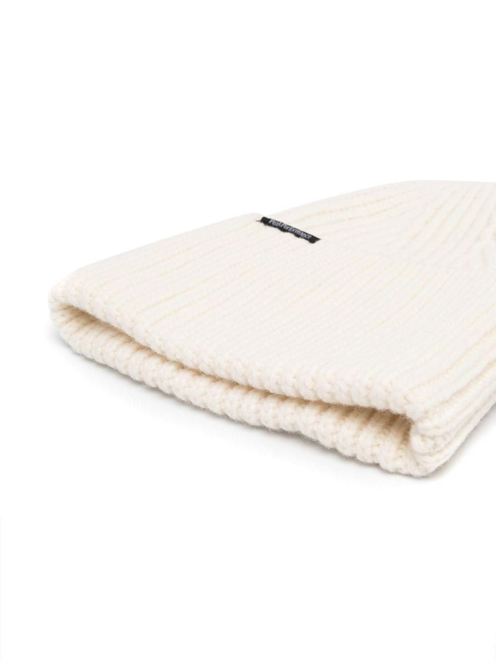 Ribbed-knit logo beanie G77790040 OFFWHITE PEAK PERFORMANCE 
