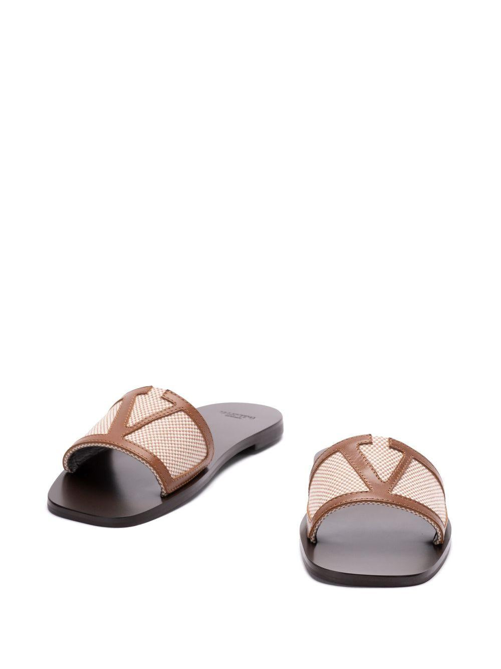 Superstar slides sandals 6W2S0LK2JHB ZS5 VALENTINO GARAVANI 