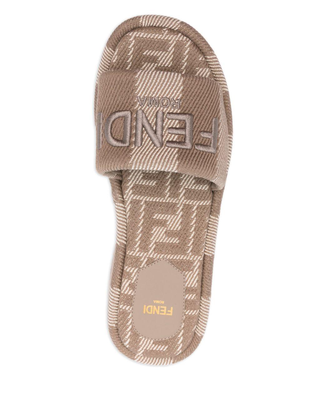 Logo-embroidered slides<BR/><BR/> 8R8515 ASB5F1STE FENDI 