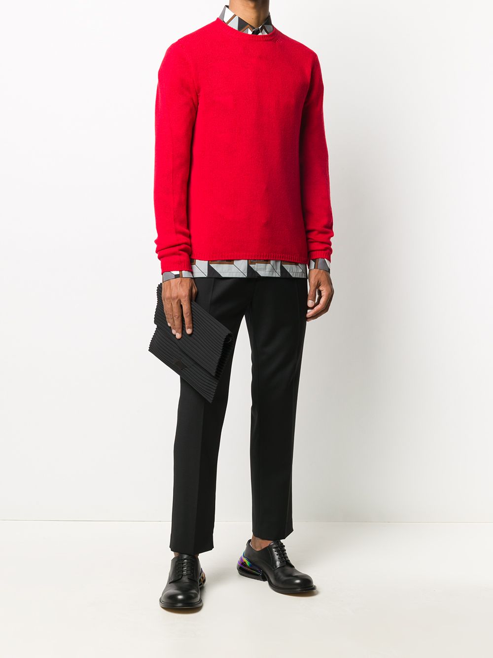 Maglione a girocollo di colore rosso in cashmere